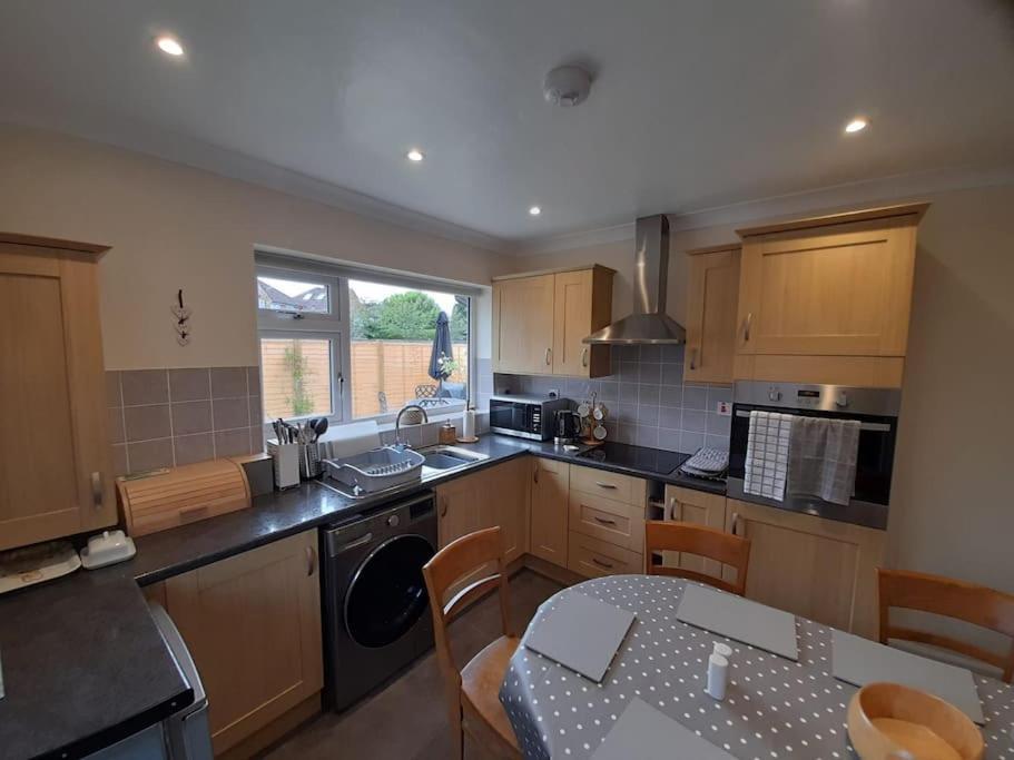 Home In Harrogate Bagian luar foto