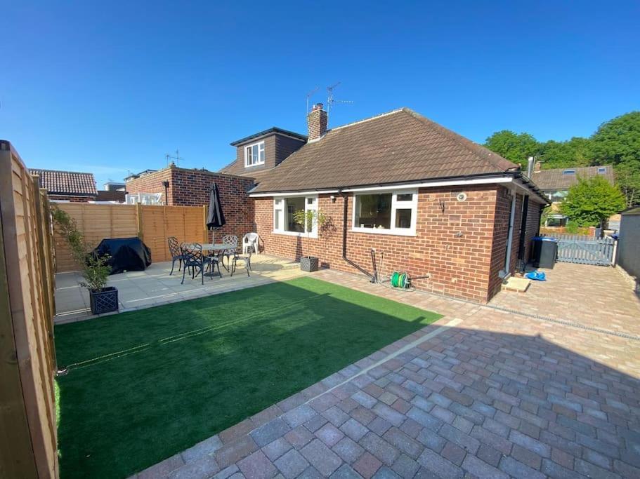 Home In Harrogate Bagian luar foto